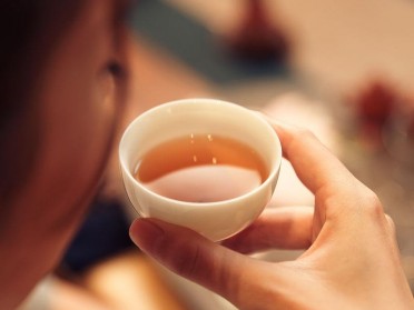 茶香绕指尖西安品茶工作室藏着都市人的慢节奏生活