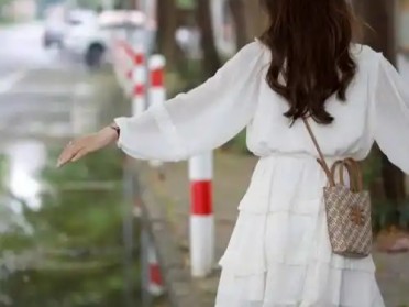 推开雕花木门西安品茶工作室让千年茶韵在盖碗起落间焕发新生